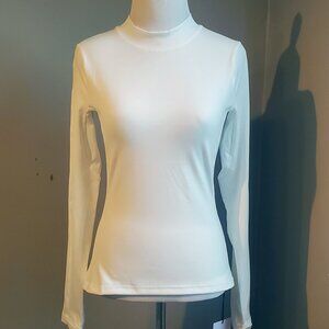 NWT ZYIA White Adapt Long Sleeve T size M